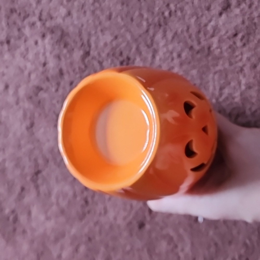 Scentsy Pumpkin Mini Warmer-NWOT - Picture 5 of 8
